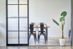 観葉植物でオフィス緑化をするメリットとポイントをご紹介